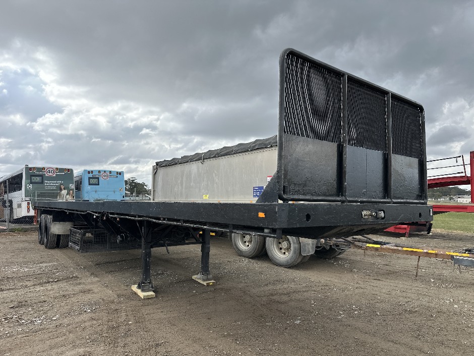 1978 Fruehauf Dual Axle Extendable Flat Top Trailer