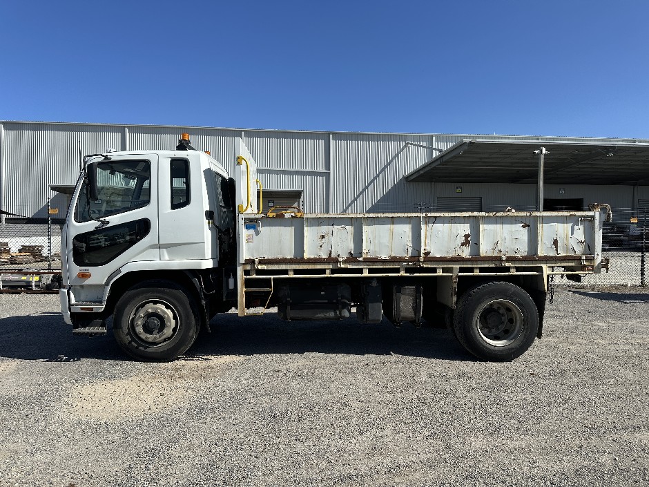 2017 Mitsubishi Fuso Fighter 1627 4x2 Tipper