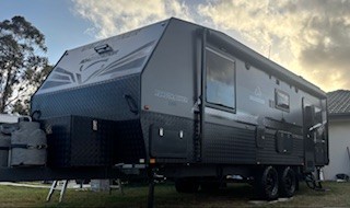 2022 Vacationer Roadtracker Caravan