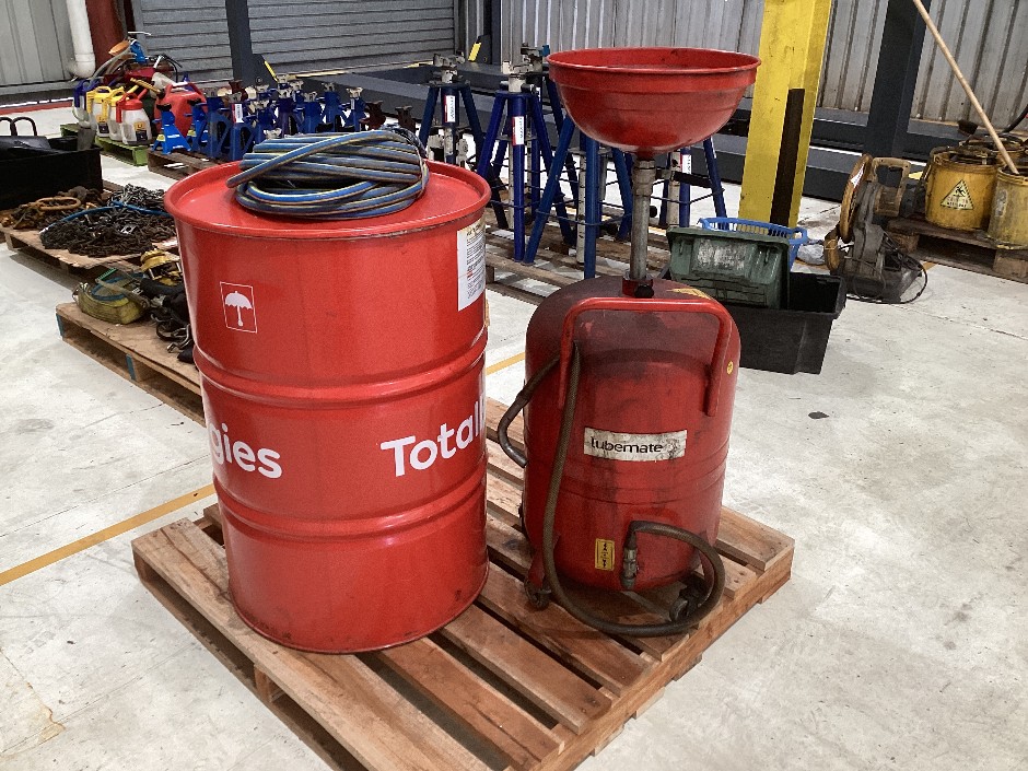 180kg Total Energies Multis Complex EP 2 Grease and Oil Catch Can