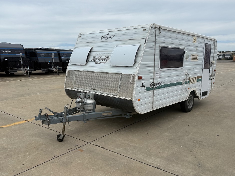 2000 Gazal New-Sensation Caravan