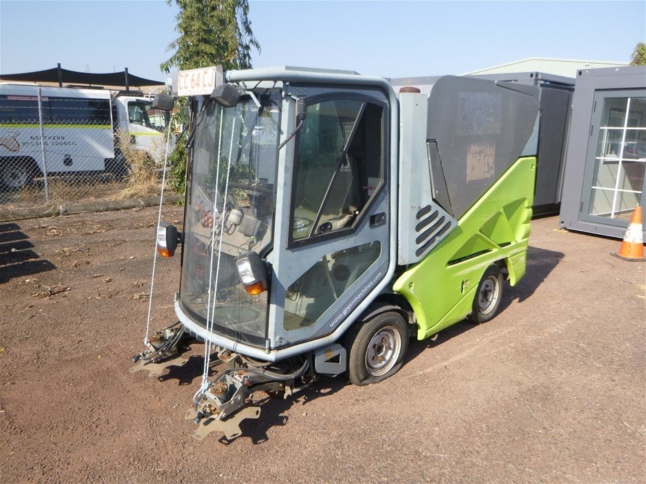 Green Machine 636 Street Sweeper