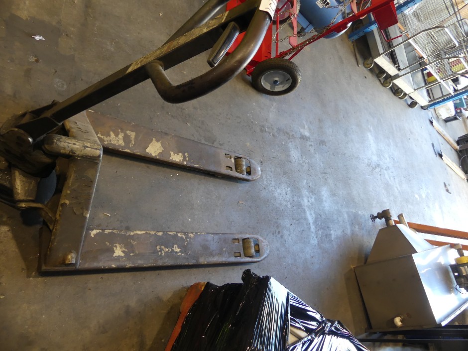 Crown Pallet Truck