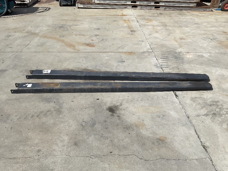 1 x pair .2.500MM Black Forklift Tynes