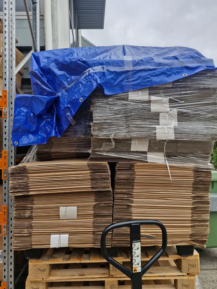 Cardboard boxes 35x24x19cm - 500 boxes - reserve $1000