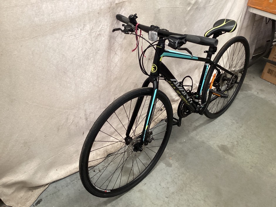 Avanti Road Bike with Syncros Bottle Cage