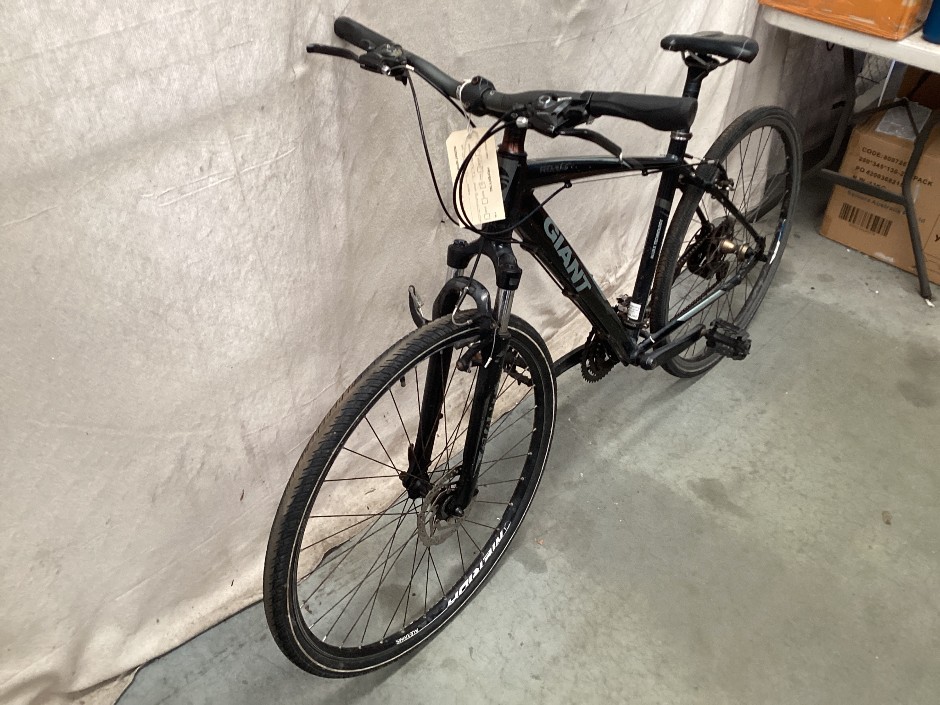 Giant Roam Mountain Bike Medium Frame