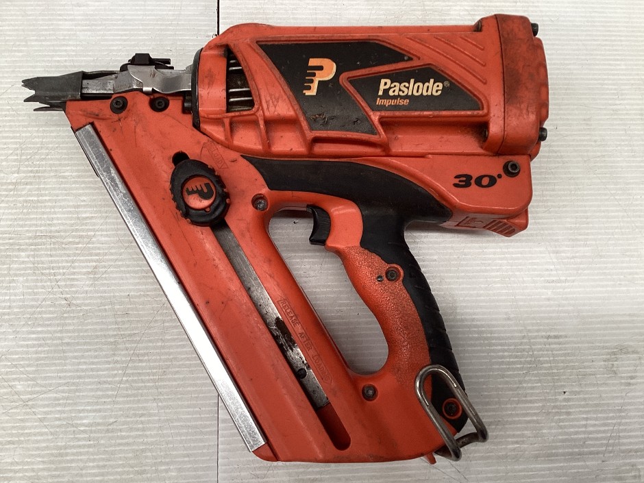 Paslode Impulse 30° Cordless Framing Nailer
