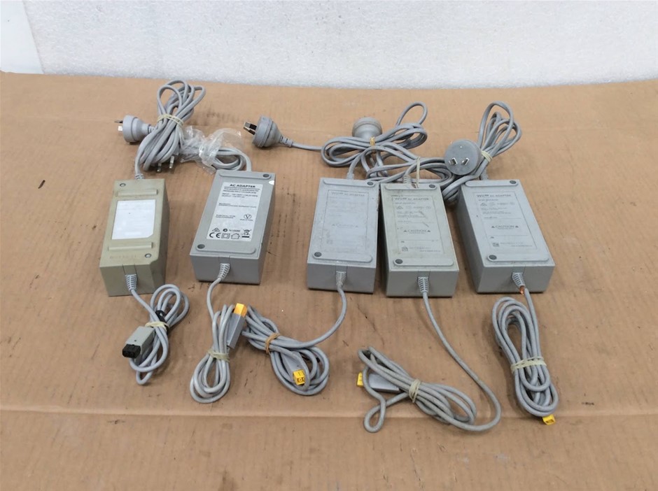 Nintendo Wii And Wii U Mixed Models AC Power Adapters (Lot Of 5)