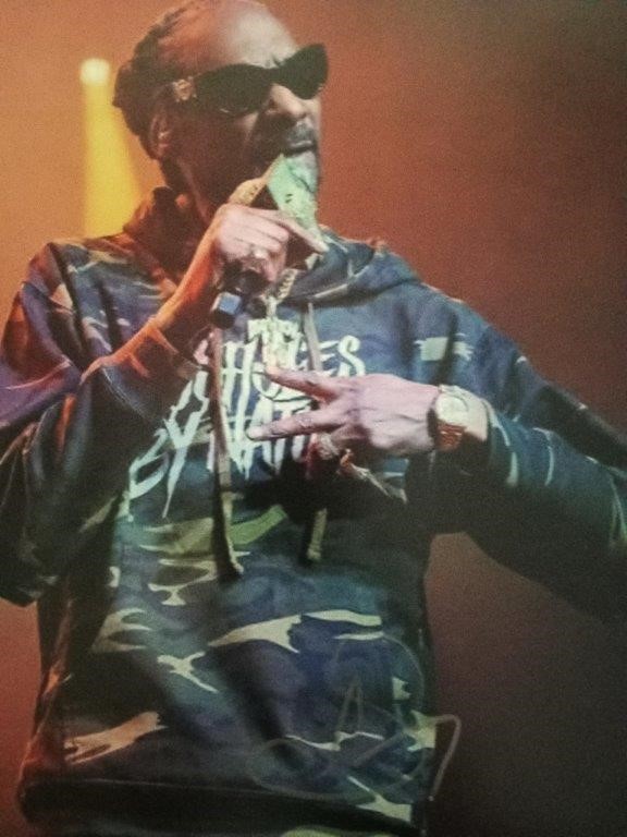 SNOOP DOGG SIGNED CONCERT PHOTO