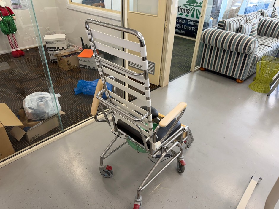 Shower Commode Chair with Leg Rests and Footrest