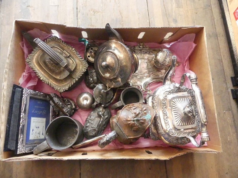 Antique & Vintage Ceramics And Collectables