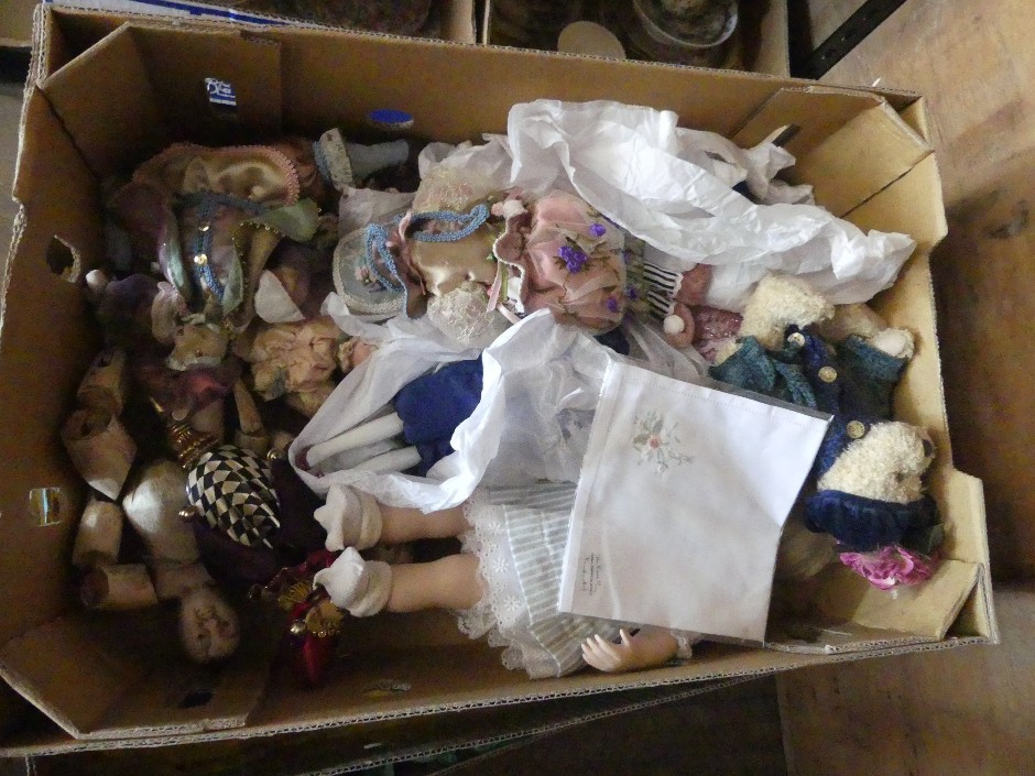 Antique & Vintage Ceramics And Collectables (Poor Condition)