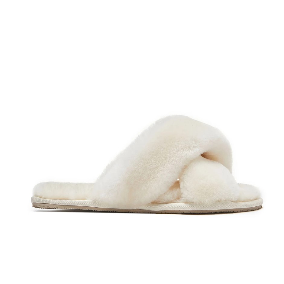 Yellow Earth Women's Luna Crossover Sheepskin Ugg Slipper, Vanilla, US 6