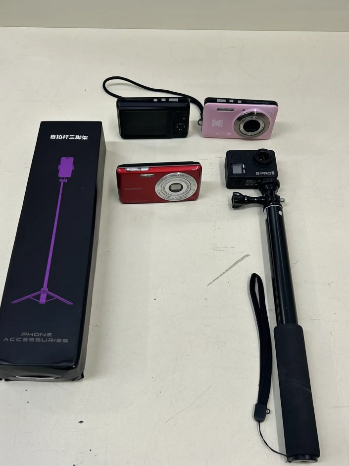 4 x Assorted Compact Digital Cameras & Acc