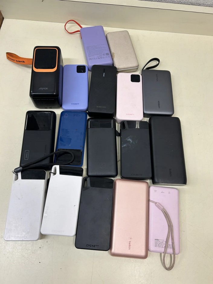 Approx 17 x Assorted Large Power Banks