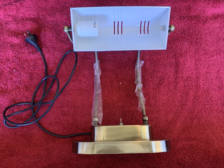 1 x Montreal Desk Lamp