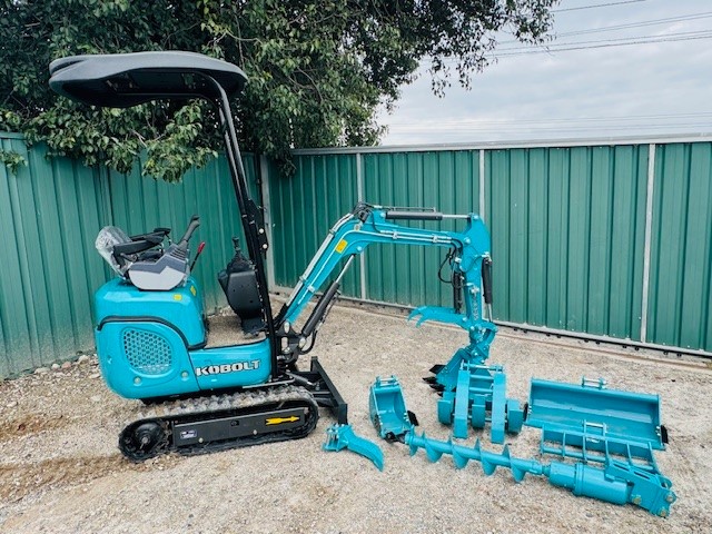 KX135 Excavator KUBOTA Engine with Multiple Attachments (Unused - 2026)