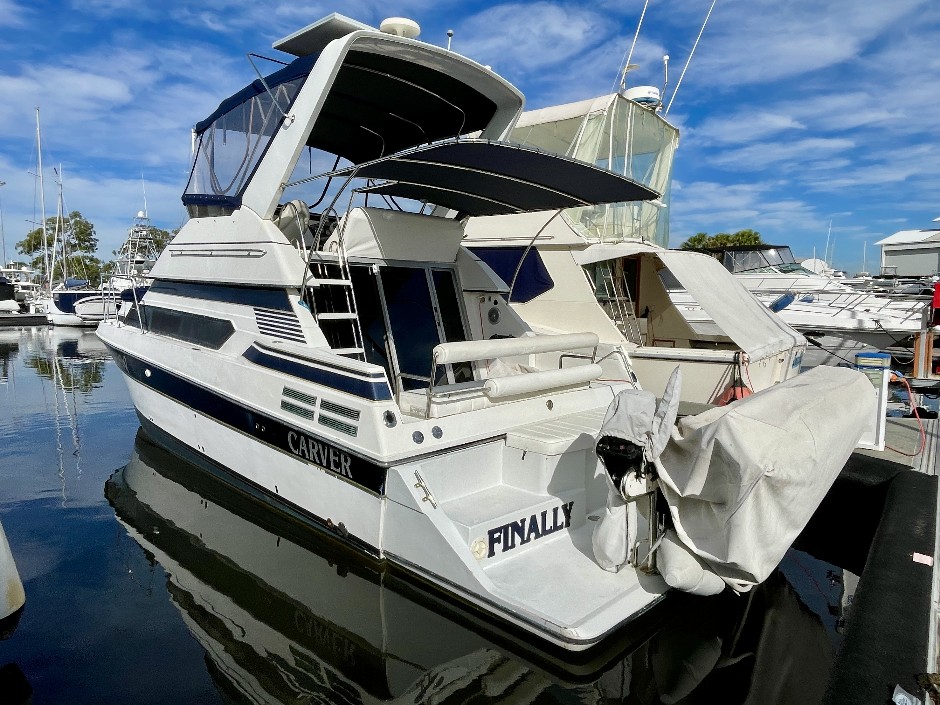 1989 Carver 34 Santego