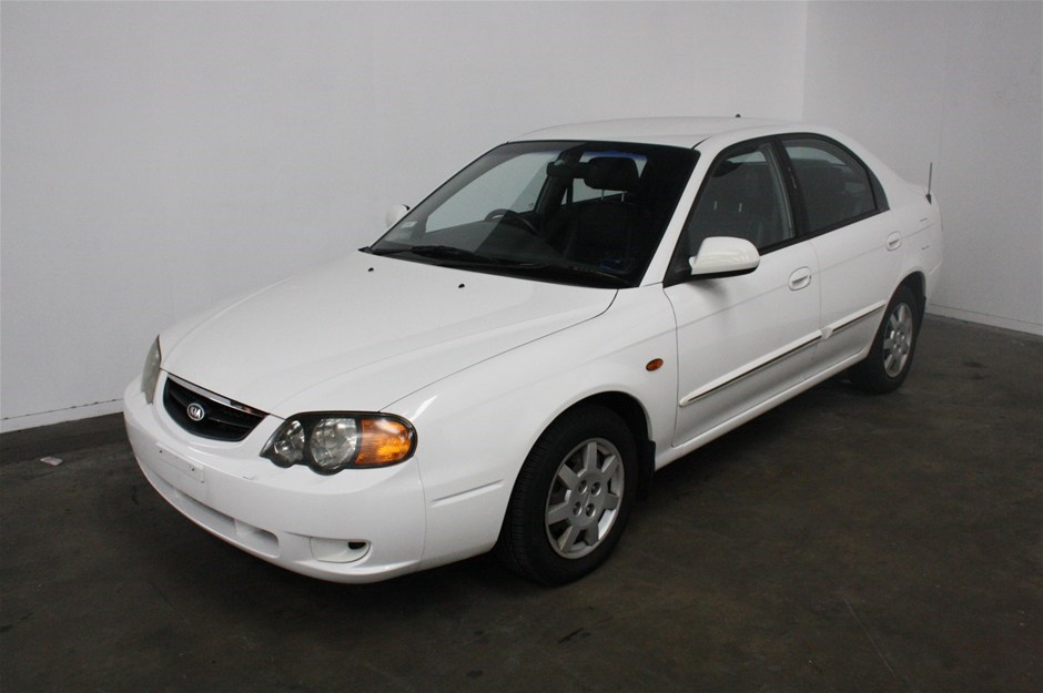 Kia spectra hatchback