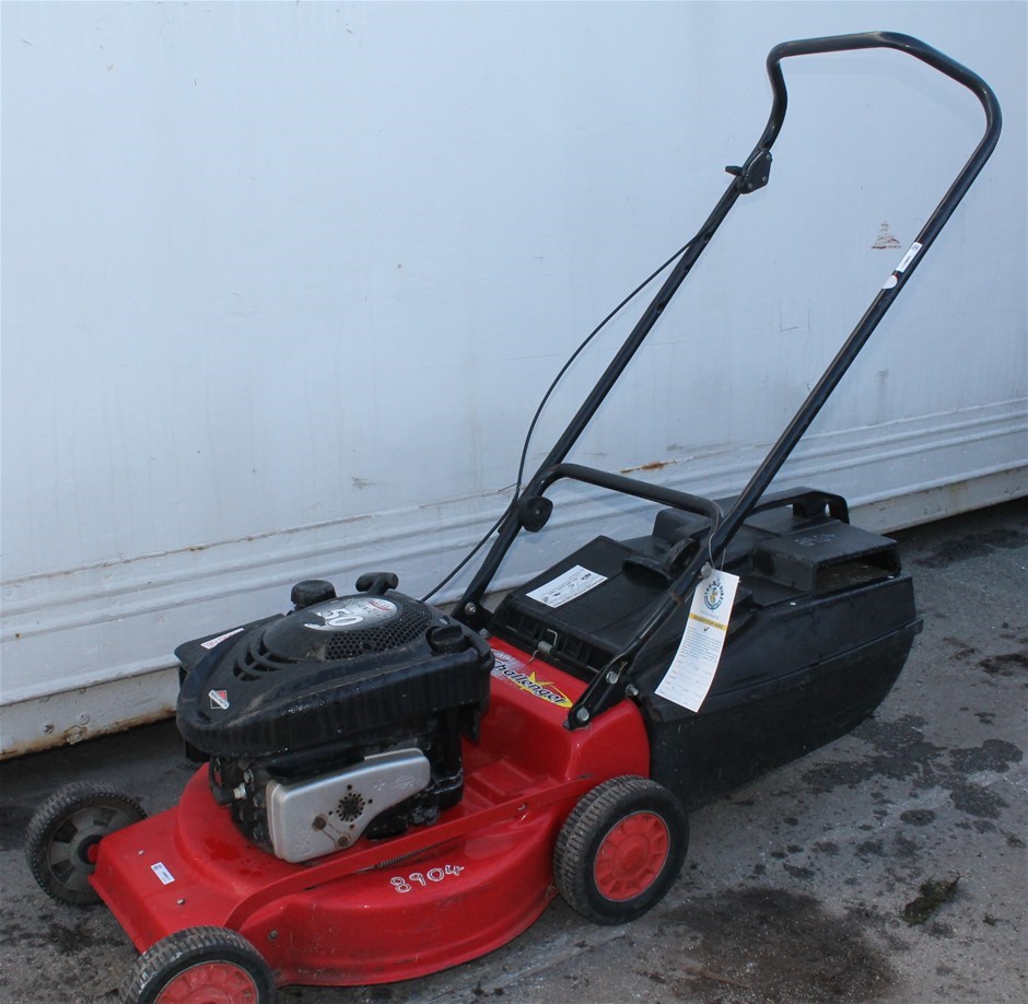Briggs & Straton Rover Quantum 50 Lawn Mower Auction (00169002101