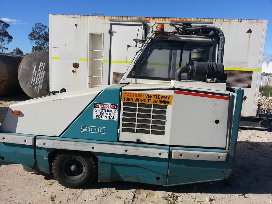 Tennant, 800, Sweeper (RideOn), 4 Cyl, Diesel, Serial No.8007479