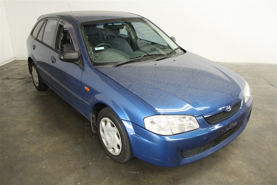 Mazda 2001 года