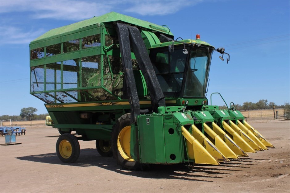 Cotton Picker, John Deere model 9940 4 row, D.O.M 1982, PIN