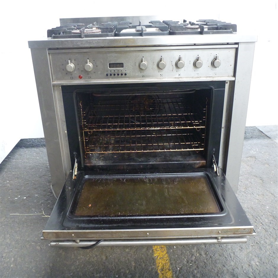 Technika 5 Burner Gas Range with Electric Oven Auction (00247007080