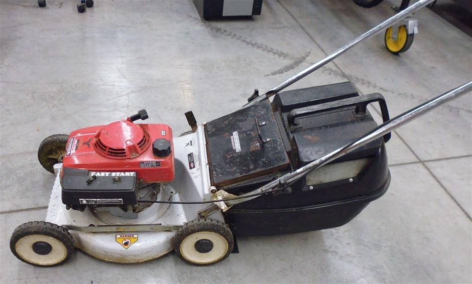 Honda Buffalo 19'' HRU194 Lawn Mower Auction (01473011915) Grays Australia