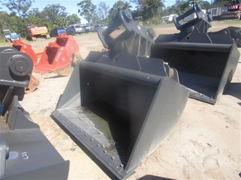 Unused Brian Scott Engineering 2,000mm Wide Tilt Mud Bucket