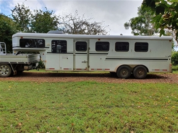 3 Horse Gooseneck With Living Area