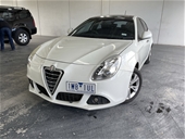 Unres 2013 Alfa Romeo Giulietta DISTINCTIVE Auto Hatchback