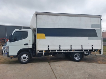 2015 Fuso Canter 615 Curtainsider Truck